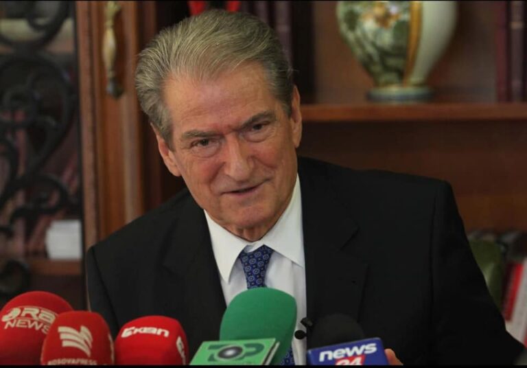 “Vjedhje e mirëfilltë!”, denoncimi te Berisha: Edvini ndan me Gjokën 24 mln euro