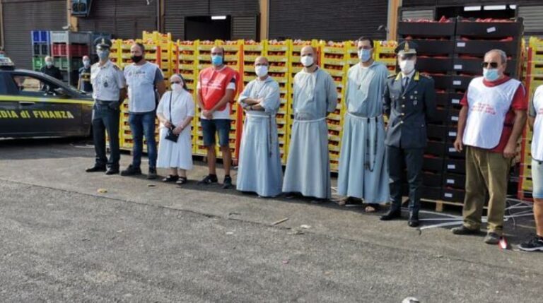 Itali, Guardia di Finanza sekuestron 10 tonë perime nga Shqipëria