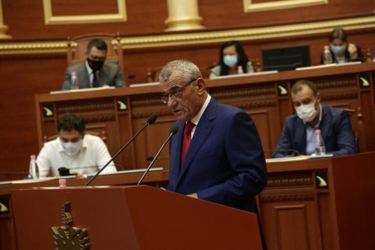 Gramoz Ruçi, kritika të forta për mungesën e Gjykatës Kushtetuese: Kupa ka filluar të derdhet