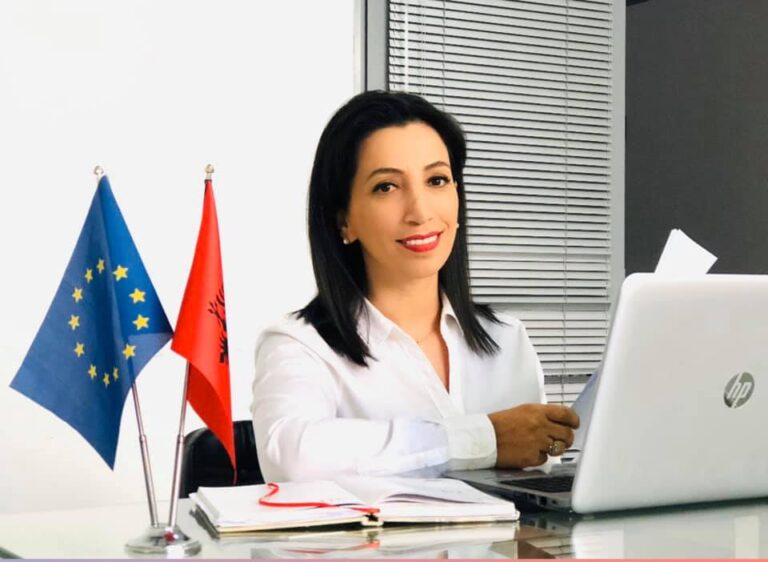 Mesazhi i parë nga Ministrja e re e Arsimit, Kushi: Provim i vështirë, do nderoj Ramën