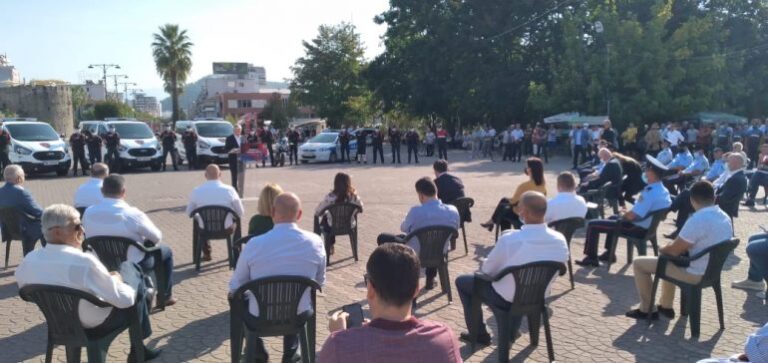 Ministri Brendshëm krah Ballës në Elbasan, i përgjigjet indirekt: Nuk dorëhiqem, eci përpara, kam një mision për të kryer