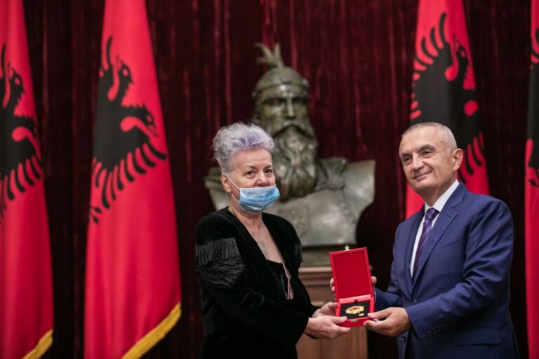 Presidenti vlerëson kirurgun e shquar ortoped Prof.Dr. Panajot Boga me Dekoratën “Nderi i Kombit”