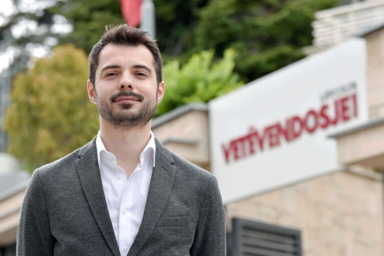 ”Ndalëm vrasjet masive Kosovë-Serbi”, Vetëvendosja kundër Trump