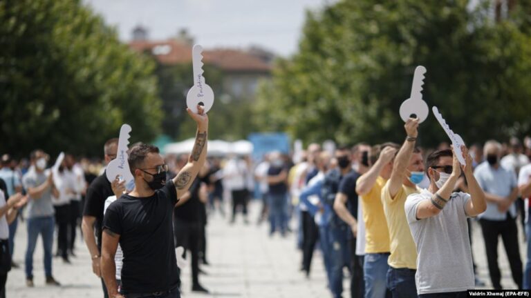 Bizneset që pësuan humbje prej pandemisë do përfitojnë ndihmë nga Qeveria. Ja si do ndahen 60 milionë euro në Kosovë