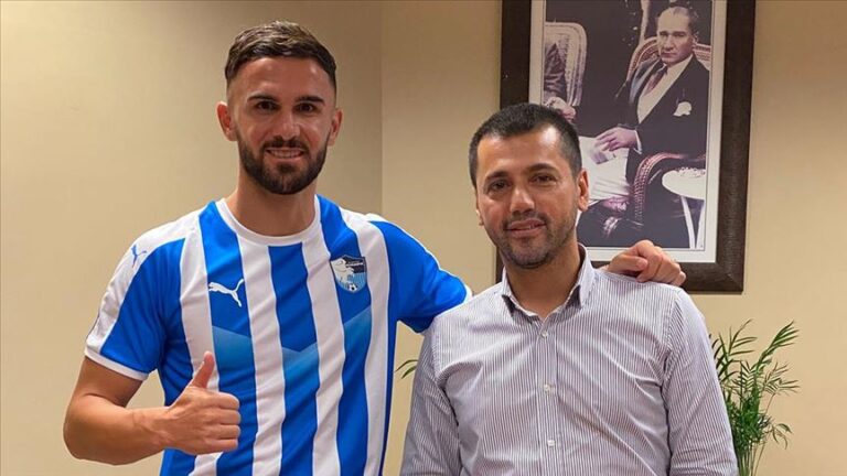 Armando Sadiku prezantohet te skuadra e re në Turqi (FOTO LAJM)