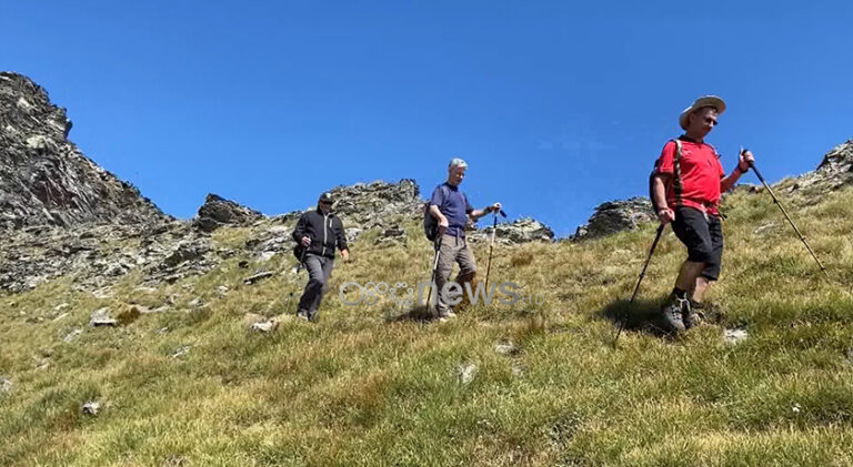 Reportazhi/ Ambasadori i Vatikanit eksploron bukuritë e Shqipërisë, ngjit Korabin