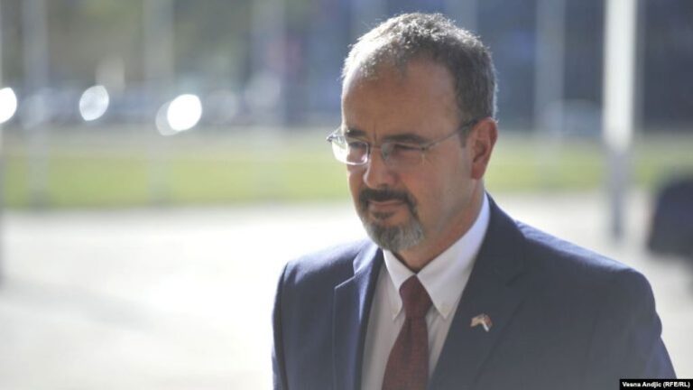 Ambasadori i SHBA në Beograd: Sot, një ditë e shkëlqyer për Kosovën dhe Serbinë, qytetarët e dy vendeve meritojnë standarde