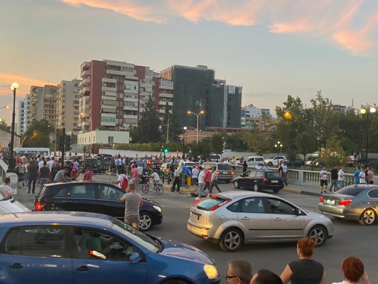 Detaje nga atentati në Tiranë. Preng Gjini ndërroi makinën 10 minuta para se të ndodhte shpërthimi