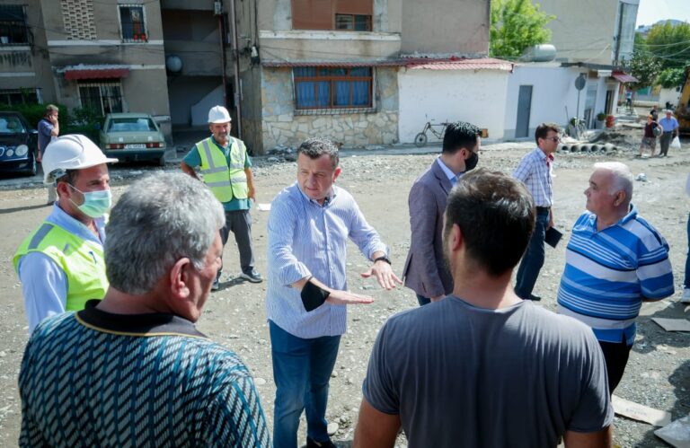 Balla inspekton punimet për rikonstruksionin e rrugës “Abdyl Kajanaku” në Elbasan