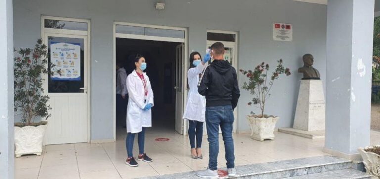 Prag fillimi i vitit shkollor, Ministria e Shëndetësisë apel prindërve, nxënësve e mësuesve: Respektoni me rigorozitet masat