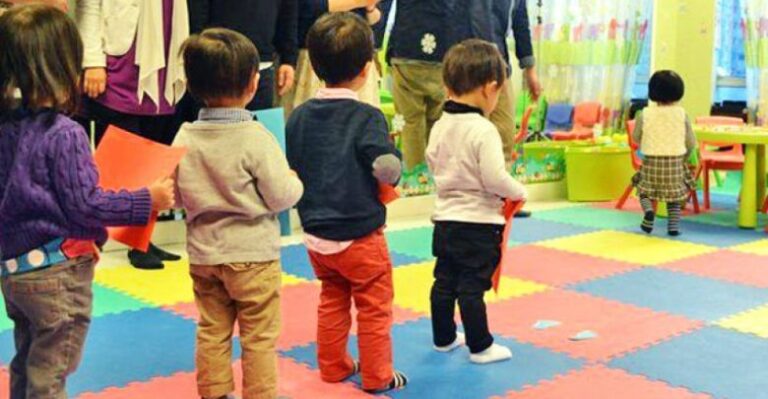 Çmendet pronari i një çerdheje në Durrës, dhunon fëmijën 2-vjeç, i hedh nënës një 50 mijë leksh që të mos e denonconte në Polici
