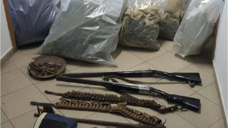 Kishte mbushur makinën me drogë e armë, arrestohet 27-vjeçari në afërsi të Tiranës