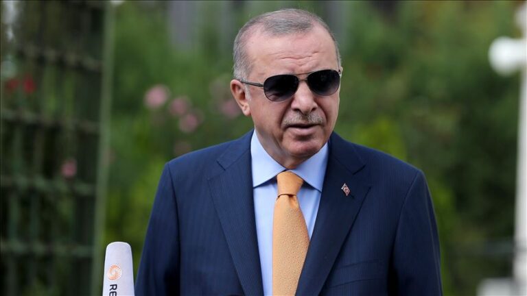 Konflikti në Mesdheun Lindor, Erdogan i “shtrin dorën” Mitsotakis, por paralajmëron presidenten greke
