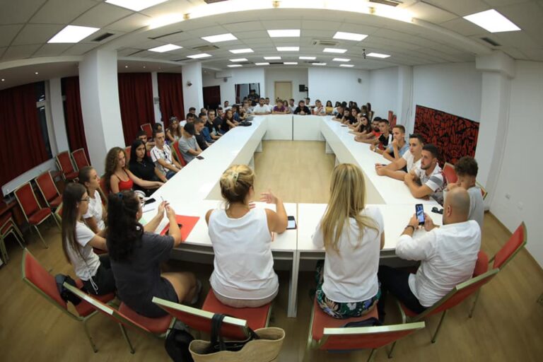 Kryemadhi, Ramës: Këta të rinj dhe të reja janë alternativa më e mirë për Shqipërinë