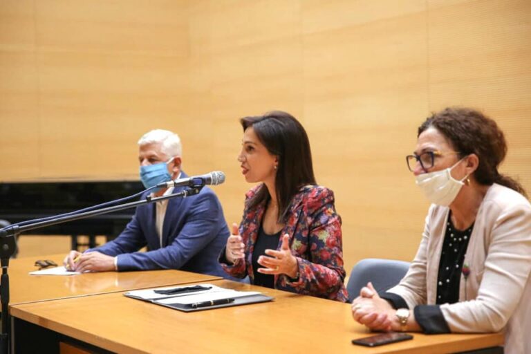 Rama fryn administratën vetëm 7 muaj para zgjedhjeve, Kushi: 1,000 mësues shtesë