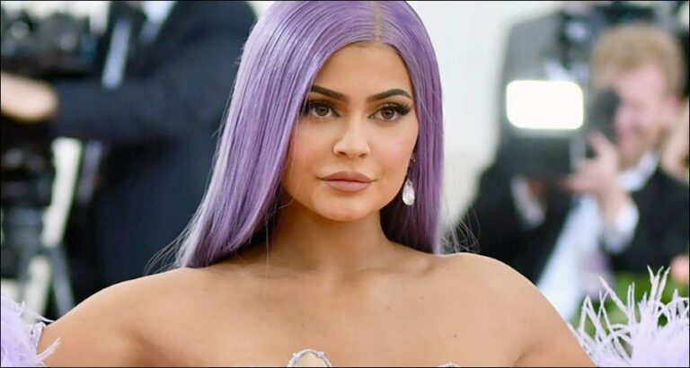 Ky manikyr i Kylie Jenner i ka bërë vajzat “të fiksohen” në masë