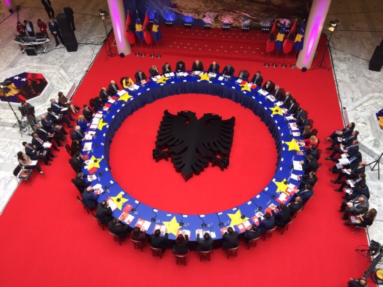Mbledhja e qeverive Shqipëri-Kosovë më 25 shtator