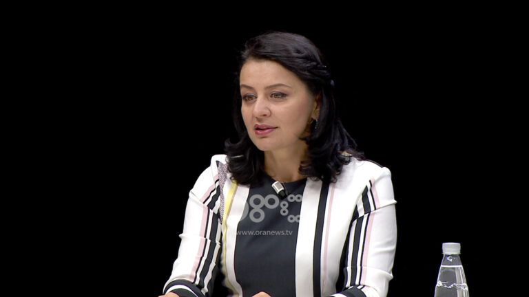 Gjoni: E frikshme, politika diskuton për orë të tëra për kodin zgjedhor, por 12 mijë familje janë mbytur nga uji sot