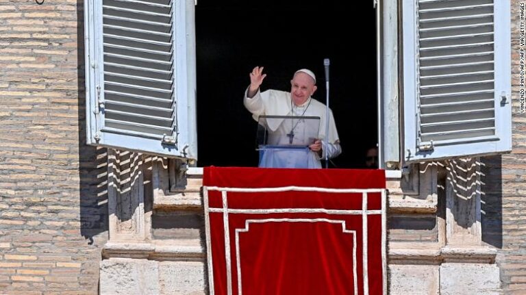 Papa Françesku: Thashethemet, një murtajë më e keqe se Covid-19