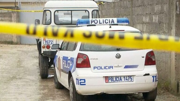 Bie nga pallati një person në Pogradec, humb jetën