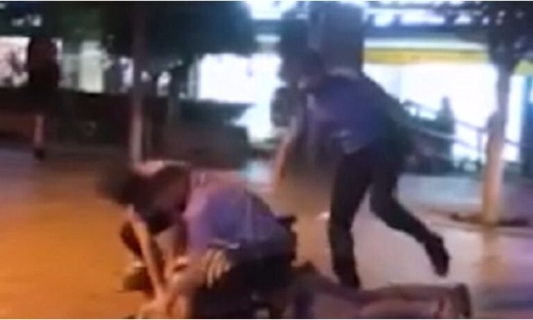 S’kishte maskë, policia rreh qytetarin në qendër të Prishtinës në sytë e fëmijëve (VIDEO)