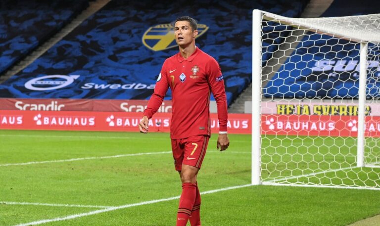 Ronaldo: Ndeshje të trishta pa tifozë, më pëlqen që të më vërshëllejnë