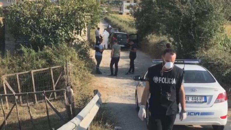 Detaje nga vrasja në Rrogozhinë. Dyshohet se viktima ishte i përfshirë në ngjarje të rënda kriminale në Elbasan e Peqin