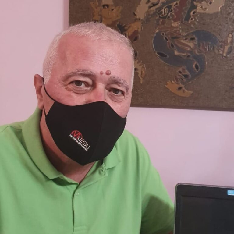“Ishin ditët më të vështira të jetës sime”, shkrimtari shqiptar rrëfen betejën me Covid-19 pas 40 ditësh në spital