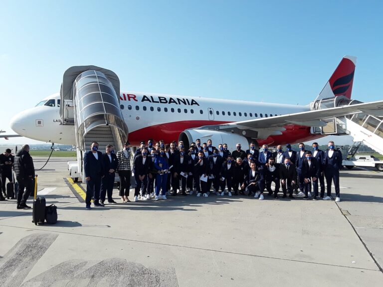 Tirana mbërrin në Zvicër, së bashku me ekipin udhëton edhe Duka