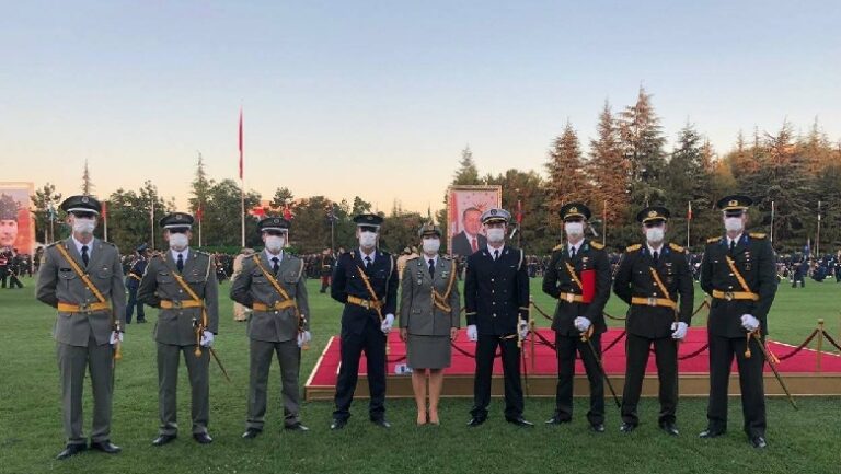Diplomohen 9 kadetë shqiptarë në Turqi, Xhaçka: Do të kthehen të shërbejnë në Forcat e Armatosura