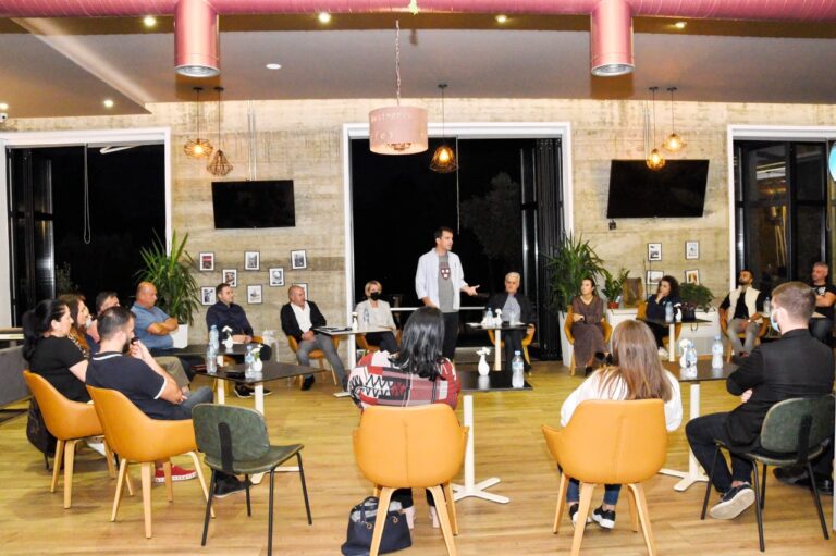 Ja personazhet VIP që i janë bashkuar Veliajt në fushatën e Tiranës (Foto)