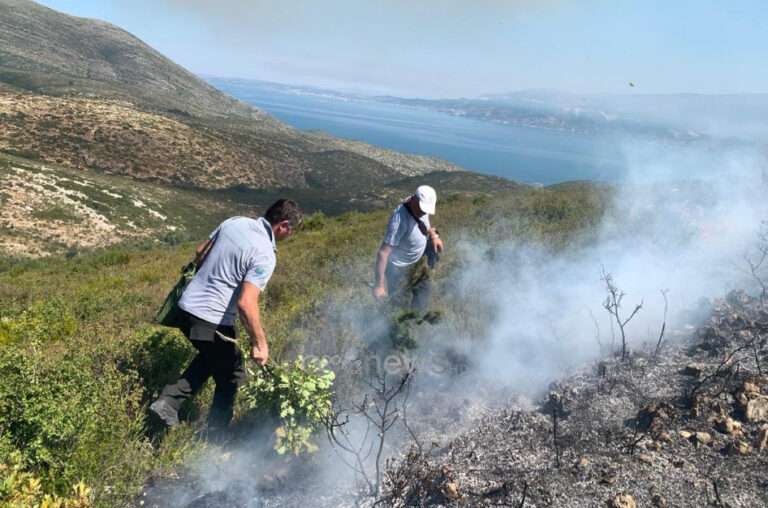 Vlorë, flakët përfshijnë Karaburunin, ndërhyrja e vështirë për shkak të terrenit