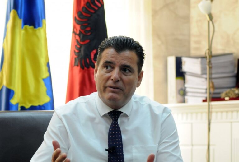 Kërcënohet me jetë kryetari i Komunës së Mitrovicës Agim Bahtiri