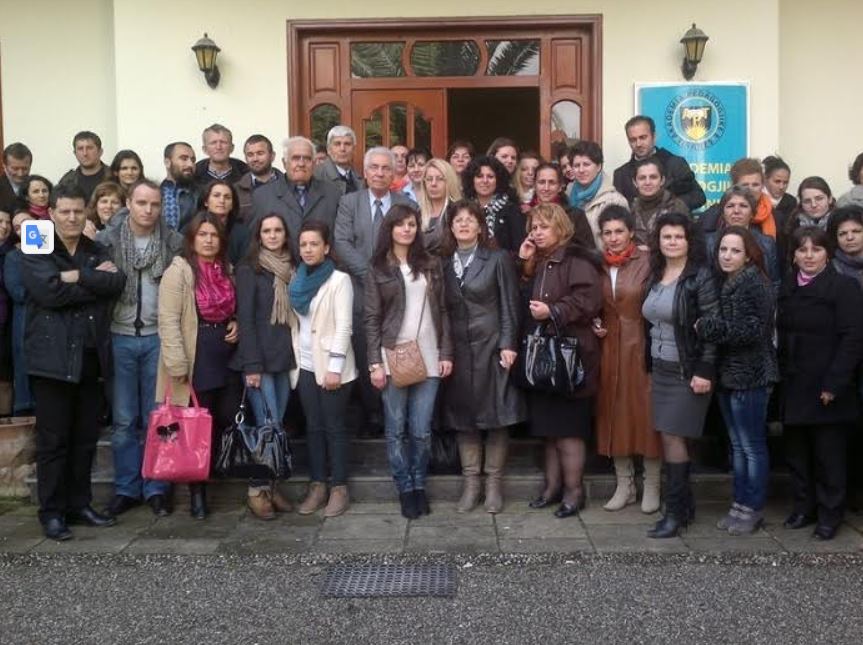 Mark Vuji si mësimdhënës në Akademinë Pedagogjike, Tiranë.