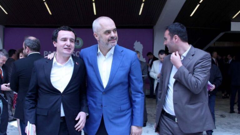Albin Kurti si Edi Rama, përzihet në fushatën elektorale në Amerikë