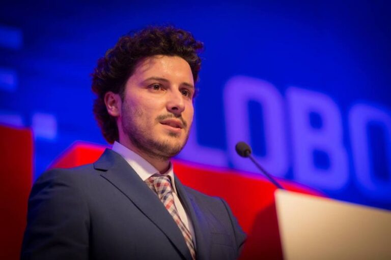 Qeveria e Malit të Zi publikon pagat. Ja sa paguhet Dritan Abazoviç dhe kabineti i tij