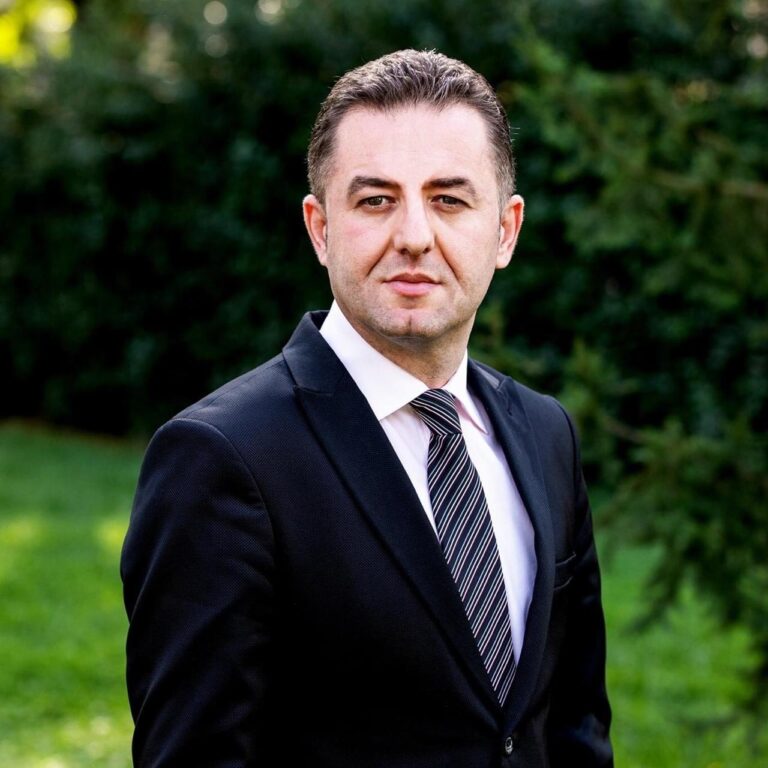 Bledar Kurti: Koha e patriotëve dhe jo e tradhtarëve