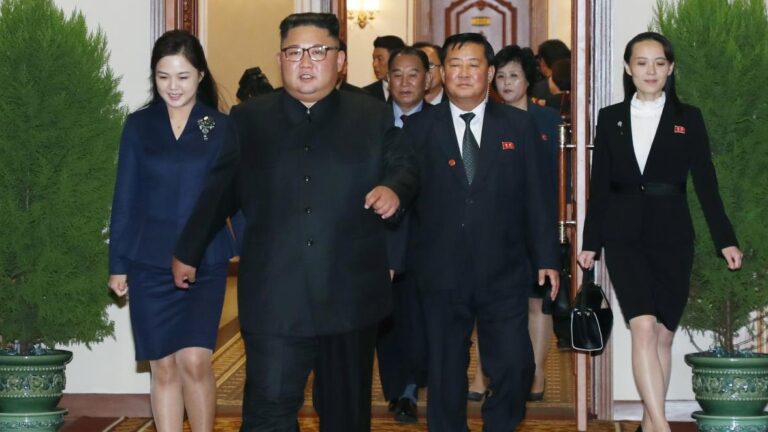 Kim Jong Un, trekëndëshi i dashurisë dhe lufta për pushtet