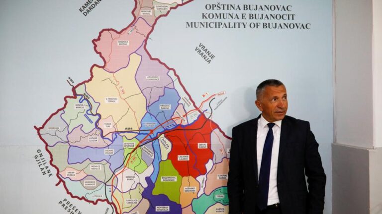 Fjalimi i rrallë i deputetit shqiptar në Parlamentin e Serbisë: Vuçiç nuk ndryshon nga Milosheviç