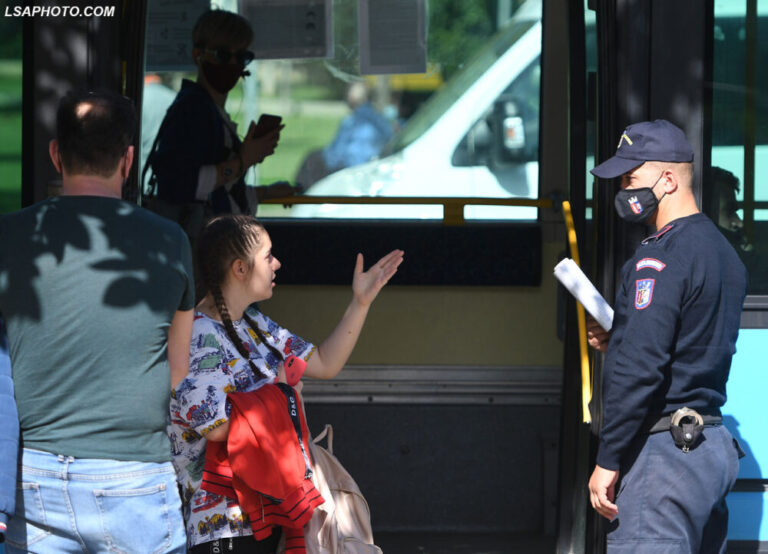 Siguria në plan të dytë, kupola e Policisë e angazhuar për mbajtjen e maskës në rrugë nga qytetarët