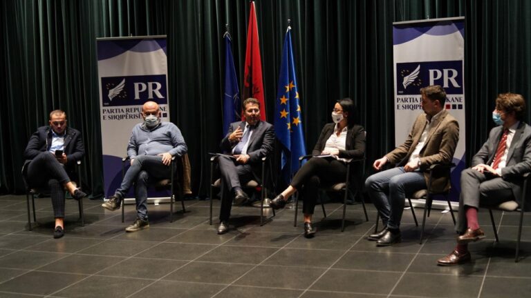 PR mbledh Këshillin Politik/Mediu: Rinia duhet të jetë pjesë e projektit për Shqipërinë Europiane