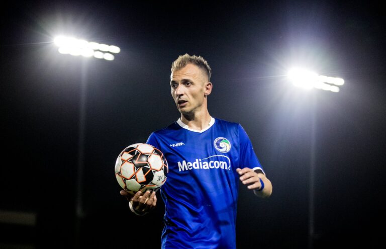 Agolli nga Amerika: Qeveria t’u përgjigjet kërkesave të futbollit shqiptar!