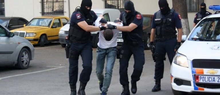 Tregtonin lëndë narkotike, arrestohen 2 të rinj në Shkodër