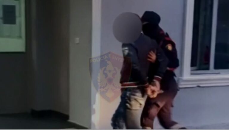Nuk i ndaloi policisë, zbulohet 21 kg drogë në automjetin në Lezhë