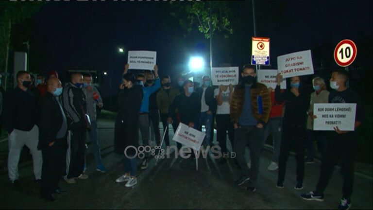 Banorët e Sharrës kërkojnë pronat e tyre, bllokojnë hyrjen e landfillit