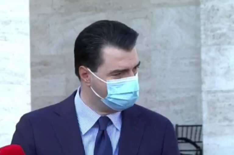 Homazhet për Avni Mulën/ Basha: Një ditë dhimbje dhe krenarie
