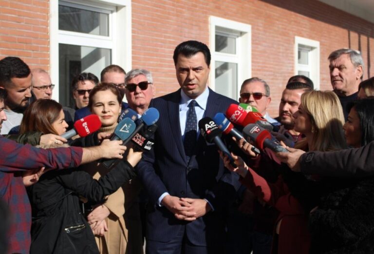 Basha mbledh aleatët pas ndryshimeve në Kod, ja skenarët për garimin e opozitës në zgjedhje
