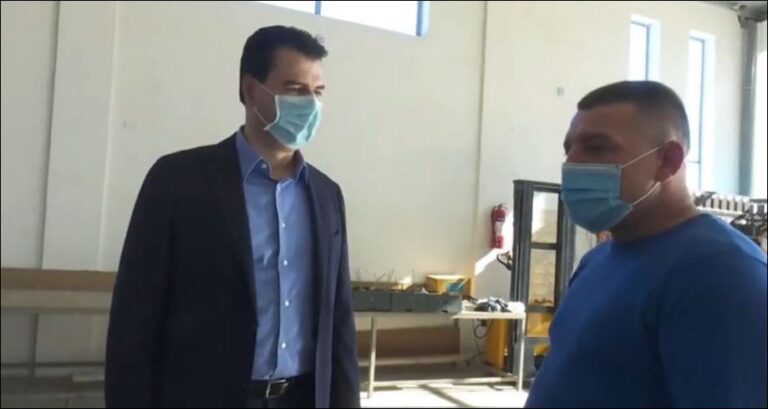 Basha takim me bizneset në Lushnje: Mbështetje 100 milion euro në vit për fermerin