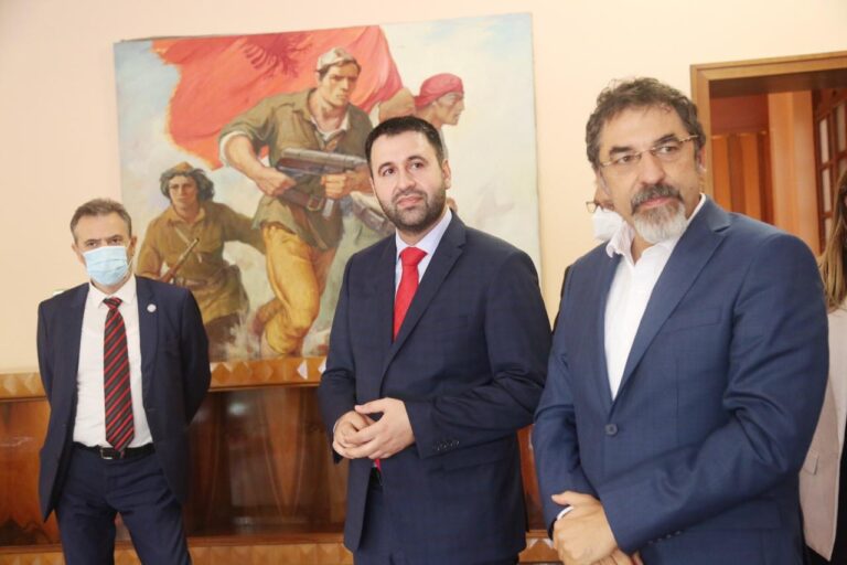 “Mini-Schengeni Ballkanik”, firmoset marrëveshja e parë Shqipëri-Maqedoni e Veriut