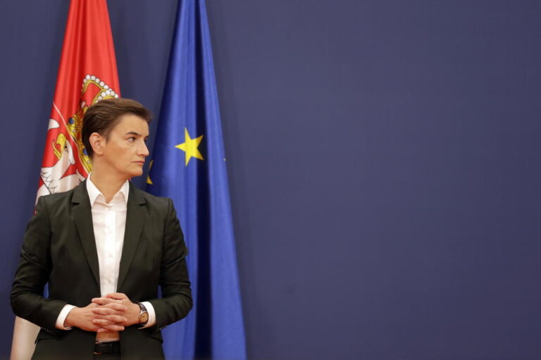 Vuçiç rikonfirmon Bernabiç si Kryeministre: Besnike ndaj Serbisë, nuk bën lajka! Do kemi dy Ministri të reja